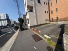 西側公道幅員約２５m