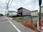 周辺は閑静な住宅街