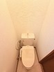 室内には２ヵ所のお手洗いがございます。