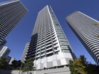 免震構造採用、都心居住に求められる安全性に配慮した大規模レジデンス