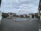 南東側幅員10m　3方いずれも接道公道