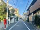 前面道路は楽々駐車が可能な５．４m