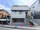 電動シャッター付ビルトインガレージ