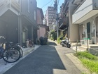 前面道路は交通量が少なく、お子様のお出かけも安心です