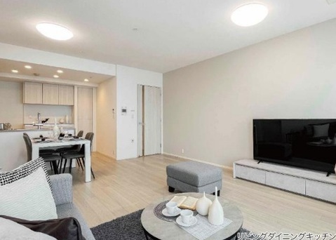 ＭＩＤ　ＴＯＷＥＲ　ＧＲＡＮＤ