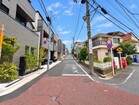 ゆったりと落ち着いて駐車できる、約6mの安心幅。
